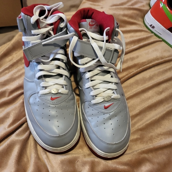 high top air force 1s - Picture 3 of 4